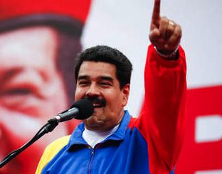 Con la misma fuerza (de nuestros libertadores) nuestra lucha hoy es para liberarnos del hambre, de la miseria, de la pobreza, de la necesidad”, dijo el presidente Maduro