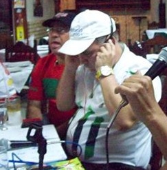 En la gráfica se aprecia a Antonio Rodrigues (izquierda) compartiendo una transmisión de radio hace pocos días con el entrenador Richard Machado