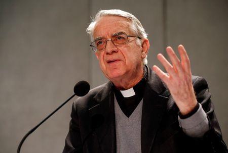 El portavoz del Vaticano padre Federico Lombardi dijo que no todas las frases publicadas pueden ser atribuidas "con certeza" al Santo Padre.