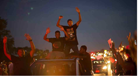 Han movilizado a la Guardia Nacional para hacer frente a los disturbios raciales en la localidad de Ferguson