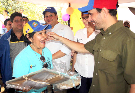 Desde el sector El Peñón en el municipio El Hatillo, el gobernador Henrique Capriles, inauguró el Hogar Mirandino “La Pomarrosa”.