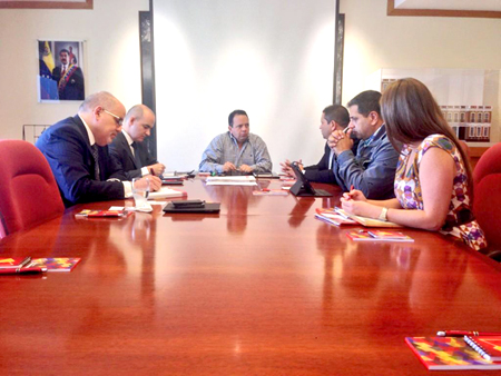 Rodolfo Marco Torres, sostuvo este miércoles una serie de reuniones con representantes de empresas de respuestos e insumos para el sector automotriz.
