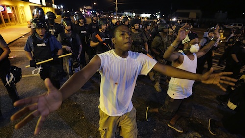 Otro hecho del ciclo de la violencia del color es lo ocurrido en Ferguson, poblado del estado de Missouri de EE. UU., cuando fue asesinado por la policía el joven afroestadounidense Michael Brown