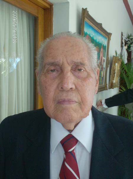 Foto en vida de Amado Cornielles, político, escritor y educador, nacido en el municipio Páez (Río Chico) del estado Miranda