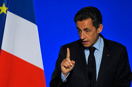 El expresidente francés, el conservador Nicolás Sarkozy, rompió este viernes su silencio para anunciar que intentará volver a dirigir a su partido.
