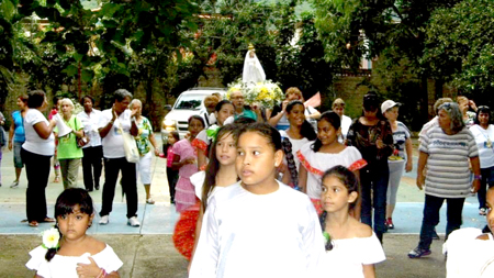 Feligresía de Valle Arriba en Guatire recorrió en procesión a la imagen de su patrona la Virgen del Valle