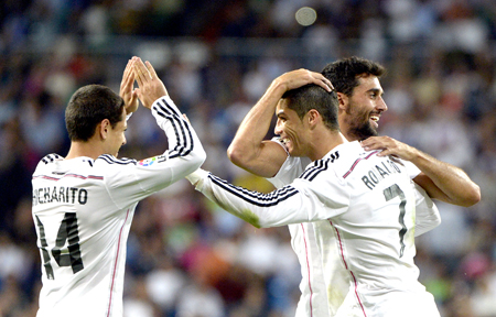 Cristiano acabó con la defensa del Elche