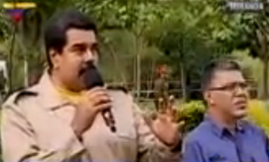  El presidente Maduro y el ministro de Comunas, Elías Jaua, en Parque Caiza en el estado Miranda