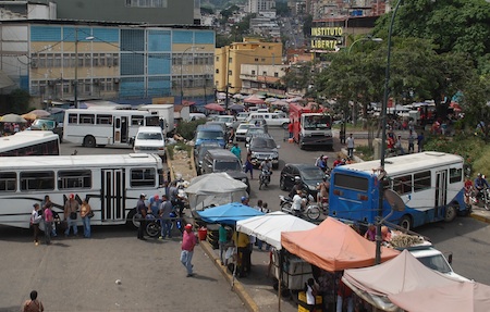 Leyenda: La manifestación de los transportistas contra la inseguridad duró más de cuatro horas 