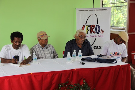  (De izquierda a derecha) Luis Perdomo (Afrotv). alcalde Wilson Dager, Dr.Luis Bigott (vicerrector académico de la UBV) y Freddy Pollito Blanco 