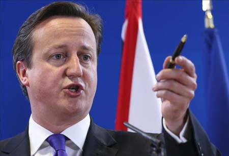 El primer ministro británico, David Cameron, insinuó el viernes que podría recomendar la salida de su país de la Unión Europea.