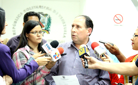 “Es grave el desespero y desenfreno que tiene el gobernador, al utilizar fondos públicos de todos los mirandinos”, expresó el legislador del PSUV, Ismael Capinel.