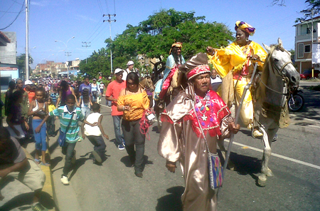 Los Reyes Magos recorrieron principales calles de Higuerote