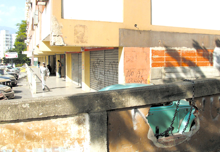 Usuarios del centro comercial Nueva Guarenas siguen siendo blanco predilecto de delincuentes de a pie y en motocicleta