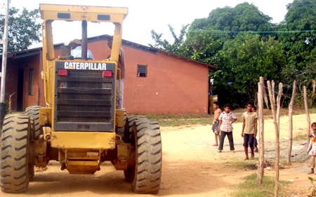 En la gráfica un aspecto de la recuperación de las vías agrícolas de Petarito-Manantial y Colinas de Maturín en el municipio Brión