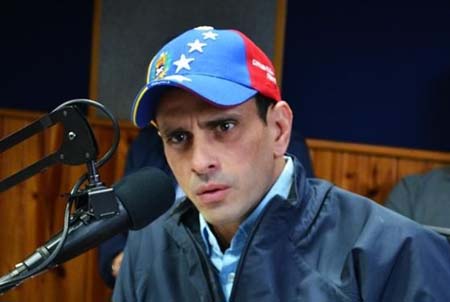 Capriles argumentó que "el gobierno divide a los jóvenes"