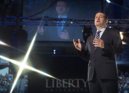 El senador Ted Cruz anuncia su candidatura republicana para la presidencia de Estados Unidos en la universidad Liberty en Lynchburg, Virginia.AFP / PAUL J. RICHARD