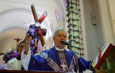 El Arzobispo de Caracas pidió ser consecuentes con la fe, porque ésta “no es sólo para tenerla en el cerebro, sino para llevarla en el corazón”.