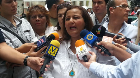 Dinorah Figuera: “El viceministro Francisco Hernández trata de tapar la verdadera y grave situación del hospital de niños”.