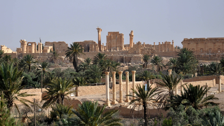 A general view taken on May 18, 2015 shows the ancient Syrian city of Palmyra, a day after Islamic State (IS) group jihadists fired rockets into the city, killing several people. Fierce clashes have rocked Palmyra's outskirts since IS launched an offensive on May 13 to capture the 2,000-year-old world heritage site nicknamed "the pearl of the desert".  AFP PHOTO /STR        (Photo credit should read STR/AFP/Getty Images)
