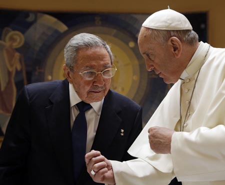 El Papa y Castro se entrevistaron durante una hora esta mañana en el Vaticano, ocasión en la que Castro le agradeció sus esfuerzos en la mediación con Estados UnidosAFP / GREGORIO BORGIA
