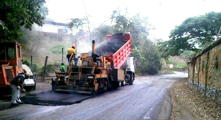 La carpeta corrida de asfaltado va desde el sector Ocumarito de Lander hasta el puente de la parroquia Nueva Cúa en Urdaneta