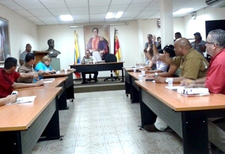 Momento en que ediles debatieron sobre el tema de racionamiento de agua en la población de Guarenas.