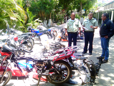 Funcionarios de la Policía Municipal de Plaza, realizaron la desarticulación de dos grupos hamponiles dedicados al robo de motos.