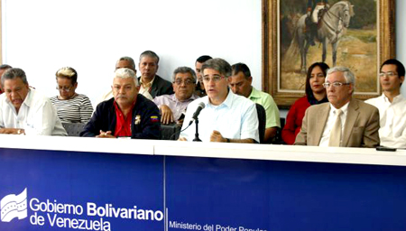 El Troudi anunció que en la subasta del Sicad por $ 350 millones, el lunes, participarán fabricantes e importadoras agrupados en la Cámara de Fabricantes Venezolanos de Productos Automotores (Favenpa) y la Cámara Nacional de Comercio de Autopartes (Canidra).