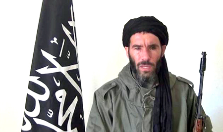 El líder yihadista Mojtar Belmojtar, en una imagen sin fecha tomada de un vídeo publicado por la agencia de noticias mauritana ANI y divulgada el 17 de enero del año 2013