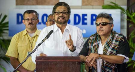 En el anuncio, las FARC expresaron su disposición de un alto el fuego "a partir del 20 de julio, por un mes", según un comunicado del Secretariado del Estado Mayor de esa guerrilla.