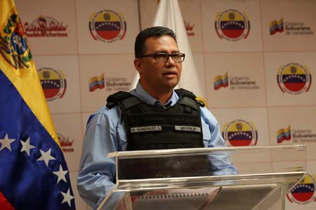 “Estamos actuando con contundencia para liberar a ciertos sectores del país de la criminalidad y el paramilitarismo”, dijo el ministro González López.