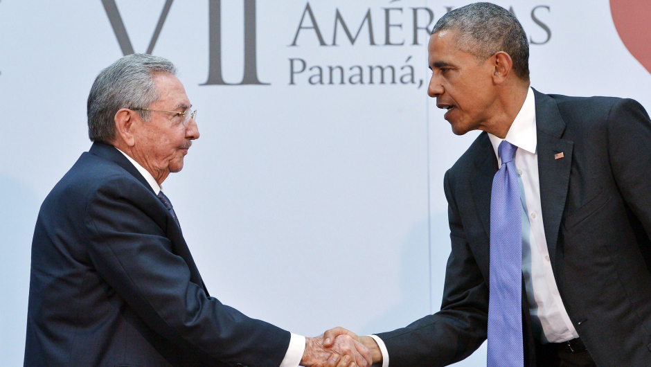 US President Barack Obama (R) shakes hands with Cuba's President Raul Castro during a meeting on the sidelines of the Summit of the Americas at the ATLAPA Convention center on April 11, 2015 in Panama City. AFP PHOTO/MANDEL NGAN        (Photo credit should read MANDEL NGAN/AFP/Getty Images)