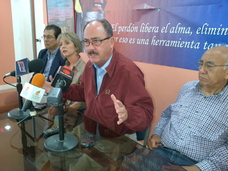 Felipe Mujica: “Apostaremos por defender derechos políticos de inhabilitados y exiliados, sin importar tendencia política”.