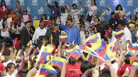 El mandatario nacional instó a crear Movimiento Bolivariano de Colombianos en Venezuela en Defensa de la Paz