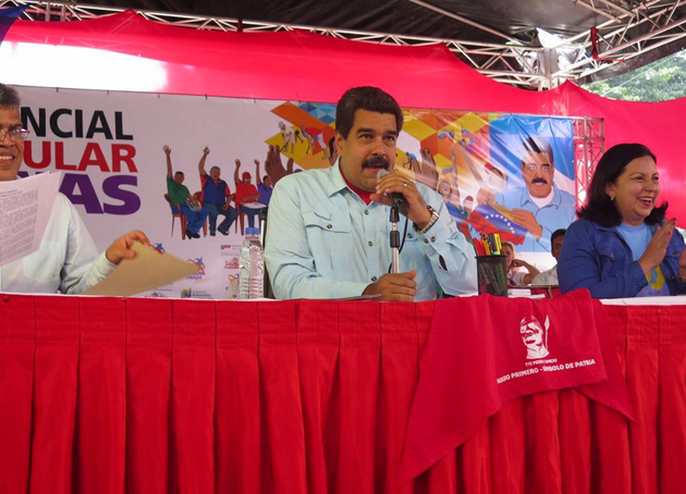 Maduro pidió al Procurador General de la República hacer una reforma del Código de Comercio para incluir a las comunas y al Poder Popular como nuevo actor determinante de la economía