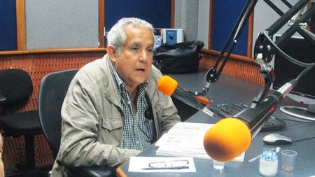 Leonardo Carvajal durante su entrevista en Unión Radio.