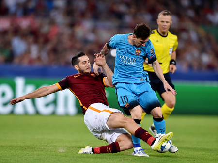 Messi estuvo muy marcado por la defensa romadaAFP / Alberto Pizzoli