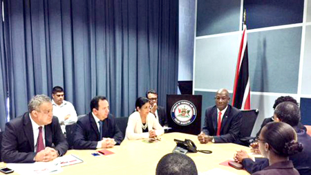 La ministra para las Relaciones Exteriores conversó con el primer ministro trinitense, Keith Rowley, sobre posibles acuerdos en materia energética, comercial y diplomática.