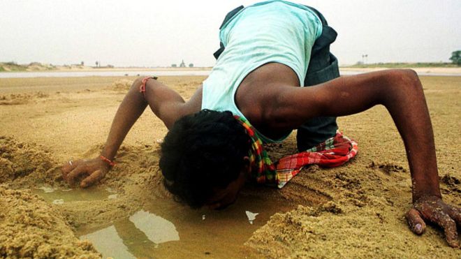 Casi 2.000 millones de personas vivirán con escasez de agua en una década, según Naciones Unidas.