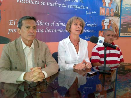 María Verdeal apuntó que, “a dos meses de las elecciones parlamentarias, los problemas del país parecen no tener vías inmediatas de solución”.