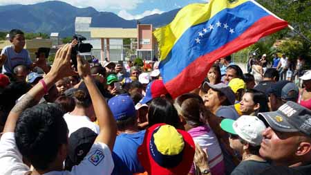 Capriles: “Meten miedo, la pensión es un derecho y hasta las misiones, que ellos mismos han acabado”