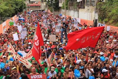 Los oradores destacaron en sus intervenciones la asistencia masiva que se observó en la calle Ribas de Guatire y sus alrededores.