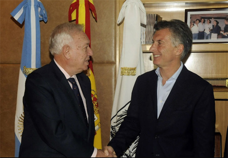 El canciller García-Margallo es el primer funcionario extranjero en tener una reunión con el próximo jefe de Estado argentino.CORTESÍA / CLARIN
