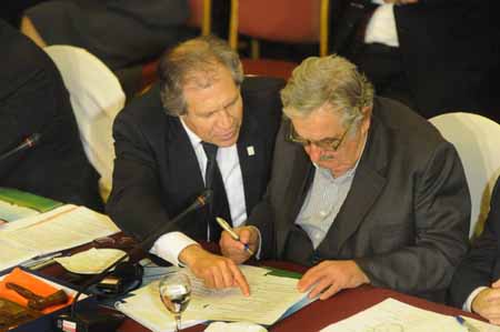 El ofrecimiento de observación electoral responde a un pedido reiterado de la oposición y dijo Almagro  -ahora vetado por el expresidente uruguayo Pepe Mujica- que la responsabilidad de la justicia electoral es una obligación tanto del CNE como de la OEA.