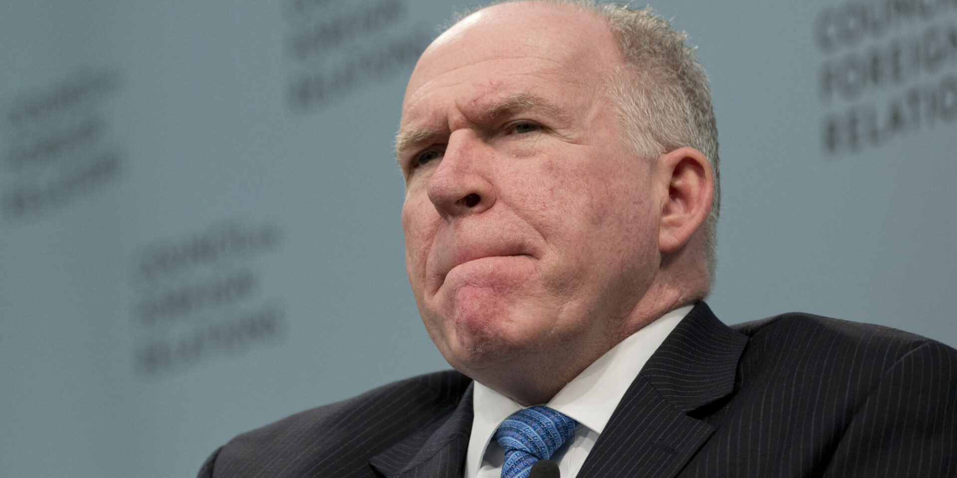 "Servicios de seguridad y de inteligencia están trabajando febrilmente en este instante para ver que más pueden hacer para ponerlo al día", afirmó Brennan.