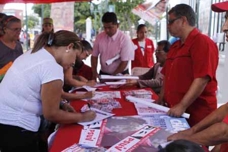 La movilización del chavismo en todo el territorio nacional se extendió hasta las 6 de la tarde de este domingo.CORTESIA / AVN