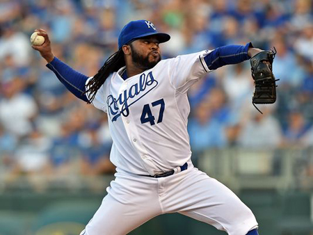 Cueto espera por un acuerdo jugoso