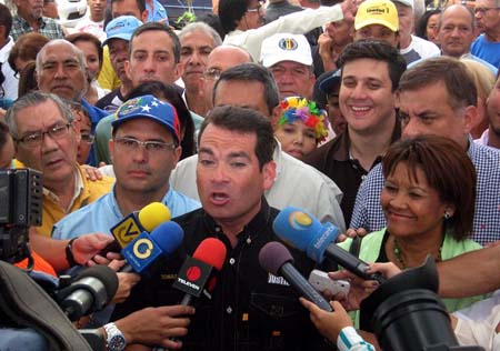 Guanipa le dijo a los trabajadores de la AN que se queden tranquilos.