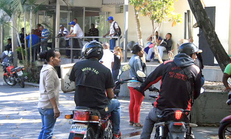 Un aspecto de la morgue de Bello Monte, al mediodía de este martes.